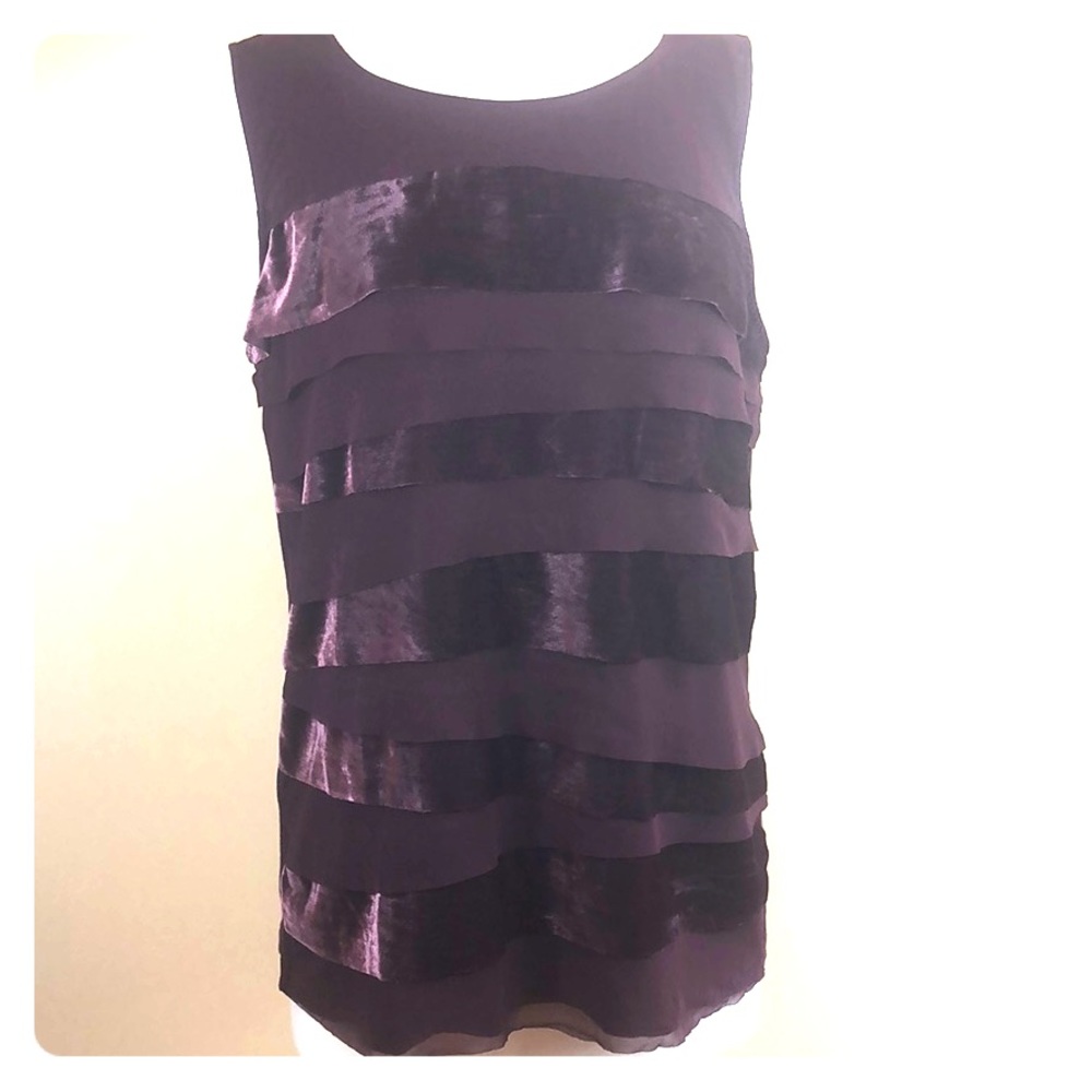 Sleeveless Loft top with crushed velvet panels